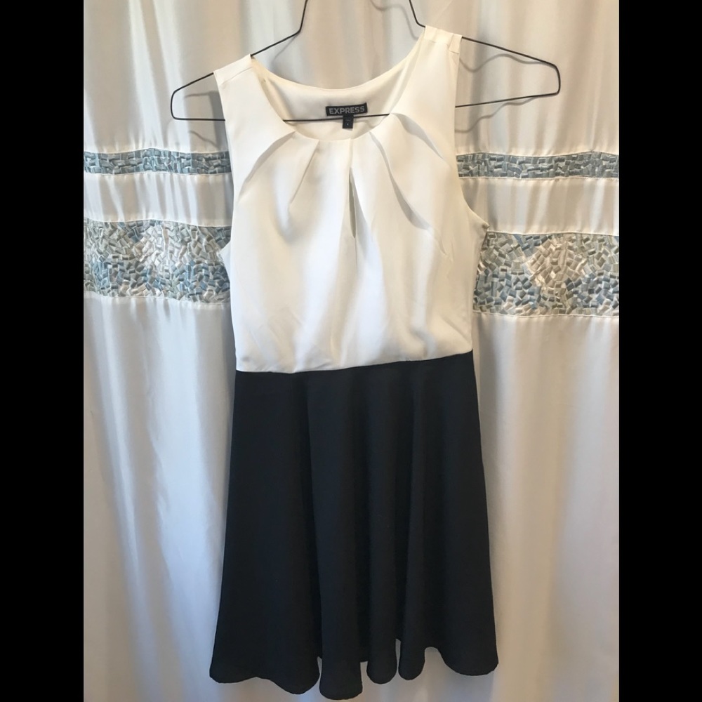Black and White Express Dress